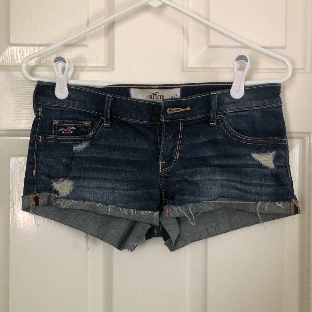 HOLLISTER SHORTS!! *barely worn*